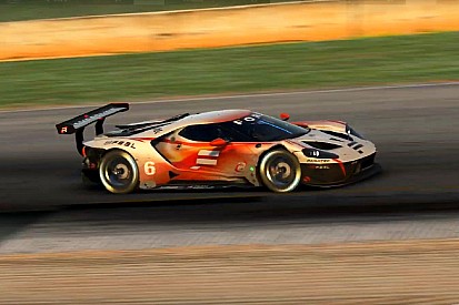 Van Buren en Verstappen 'strijdend ten onder' in virtuele Petit Le Mans