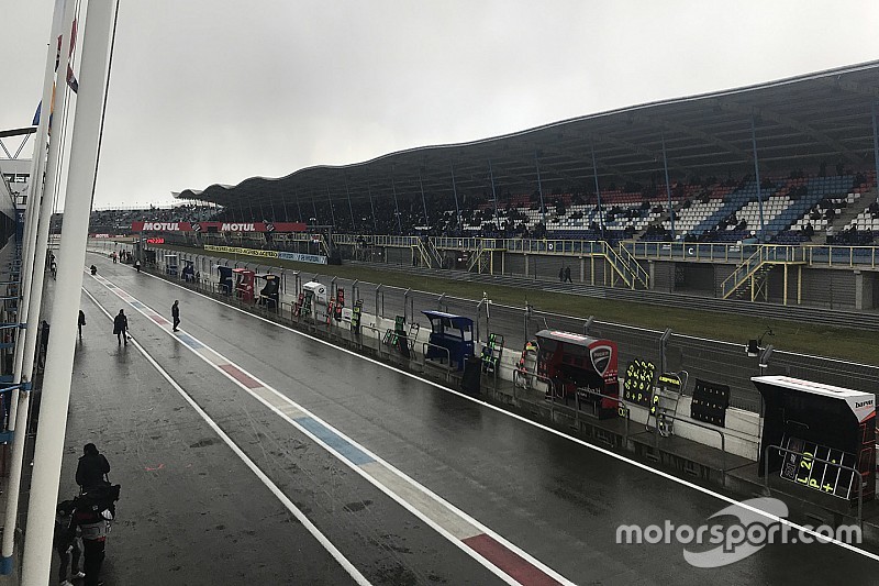 Salju tunda Race 1 World Superbike Assen