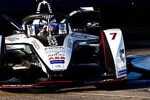 Lopez nipt sneller dan Frijns in tweede oefensessie Santiago