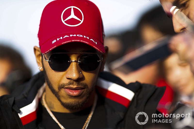 Hamilton: "L'altalena di prestazioni della Ferrari? Quest'anno sarà spesso così"