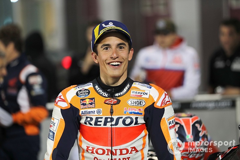Márquez: “Tuve que seguir la rueda de Petrucci, bienvenido al club de los oficiales”