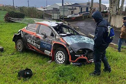 Video: a Lukyanuk saltano i freni, il russo capotta alle Azzorre!