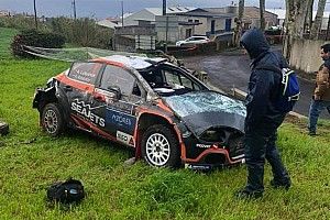 Óriási esés az ERC-ben: sértetlenül szálltak ki a többször megpördülő Citroenből
