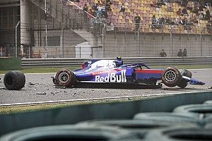 Bottas snelste in laatste training China, zware crash voor Albon