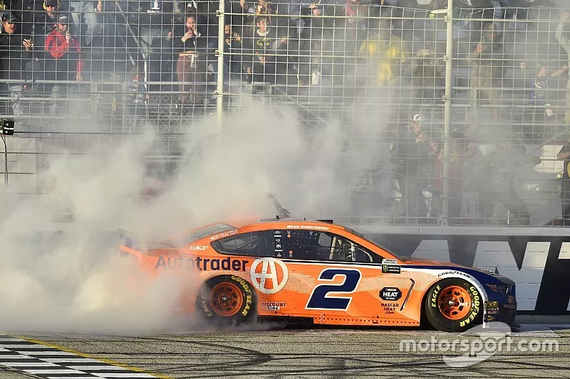 Winner Brad Keselowski, Team Penske, Ford Mustang