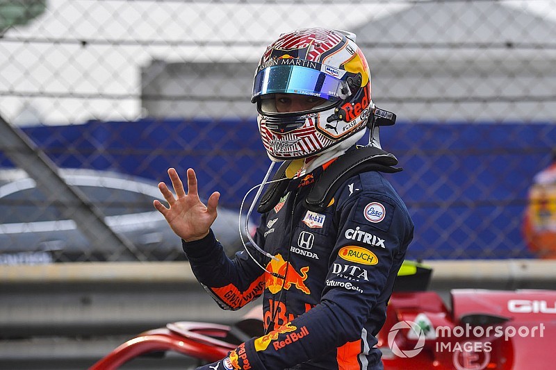 «Ему трудно, но он прибавляет». В Red Bull похвалили усилия Гасли