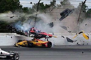 Képeken az IndyCar legutóbbi horrorisztikus balesete