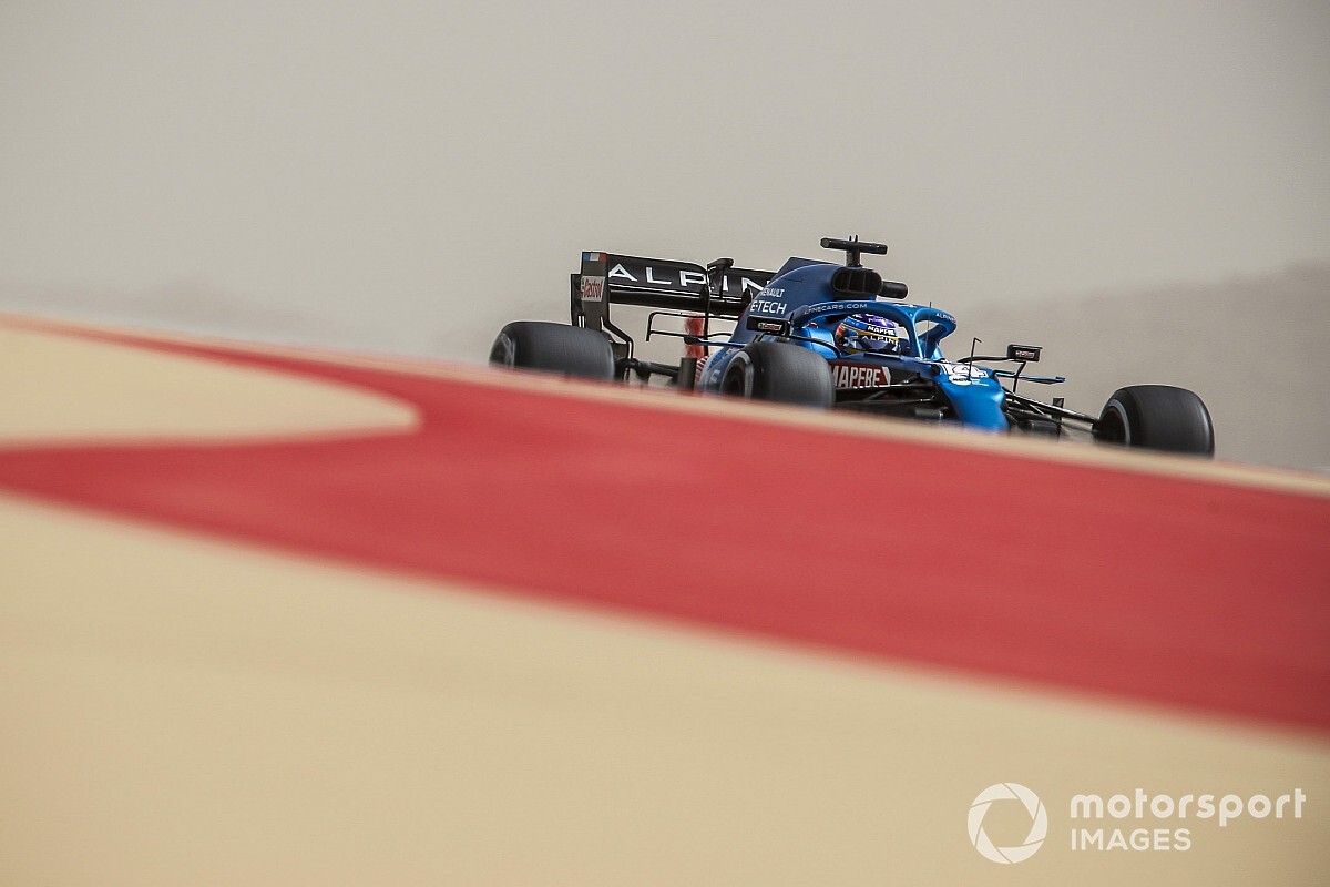Fotogallery F1: la seconda giornata dei test in Bahrain