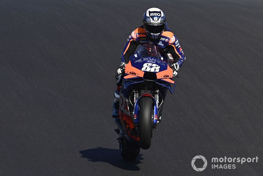 Oliveira ne boude pas son plaisir malgré son 13e temps