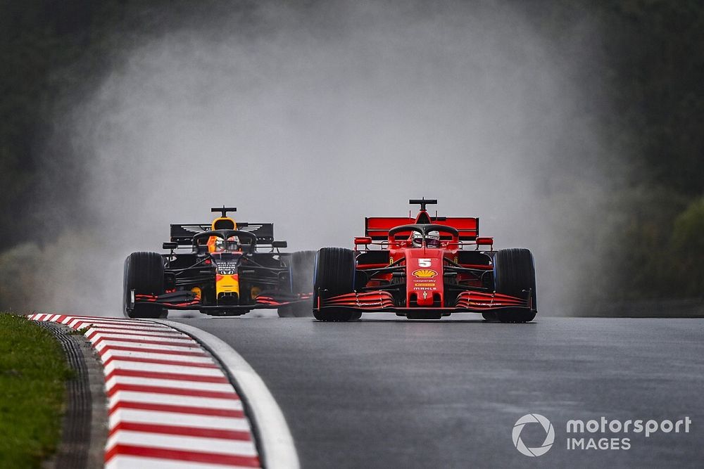 Verstappen megúszta büntetés nélkül a Török Nagydíjat, Latifi figyelmeztetést kapott