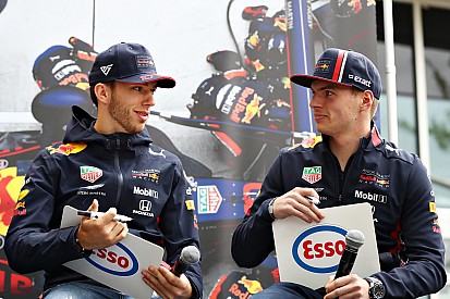 Гасли помешал Ферстаппену – но не обошлось без Грожана. Пилоты Red Bull об инциденте в тренировке