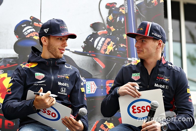 Гасли помешал Ферстаппену – но не обошлось без Грожана. Пилоты Red Bull об инциденте в тренировке