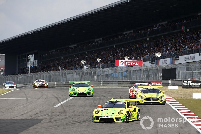 24 uur Nürburgring: Porsche leidt na 6 uur, drama voor BMW