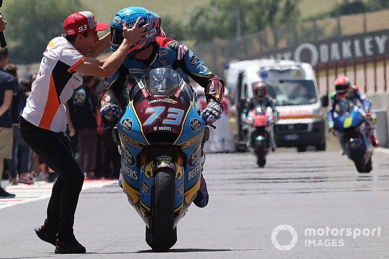 Le vainqueur Alex Marquez, Marc VDS Racing, avec son frère Marc Marquez, Repsol Honda Team