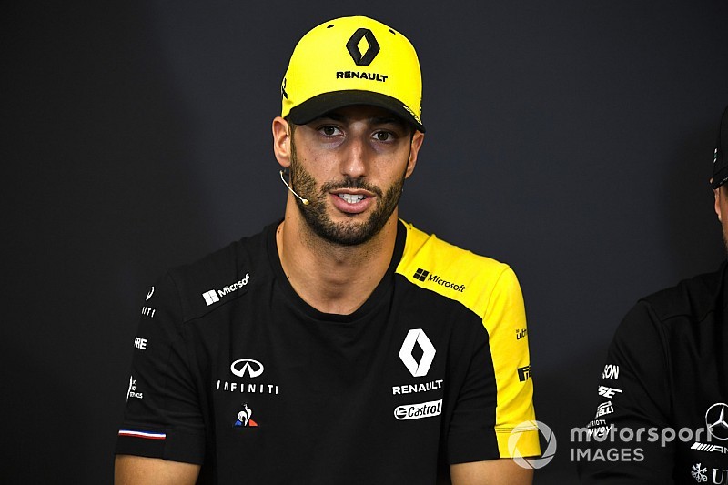 Edzésgyakorlatok Ricciardótól: lesd el a trükköket az F1-es pilótától