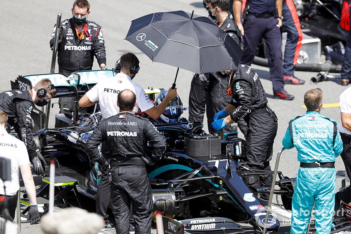 Bottas verliest drie kilogram door "fucking hete overall"