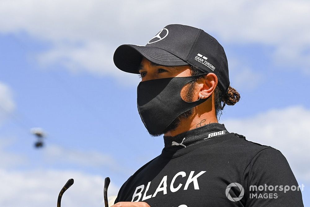 Hamilton magabiztosan nyert a Stájer Nagydíjon, a két Ferrari egymással ütközött, és kiestek!