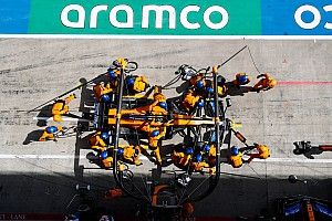 Már a McLaren is a Hungaroring felé tart: jönnek a kamionok