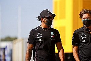 Hamilton: Nem meglepő, hogy próbálnak lelassítani minket, de…