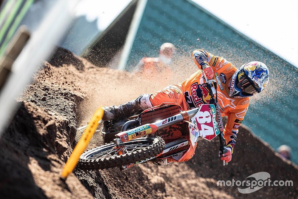 Herlings Tunggu Jadwal Baru MXGP Sebelum Pemusatan Latihan