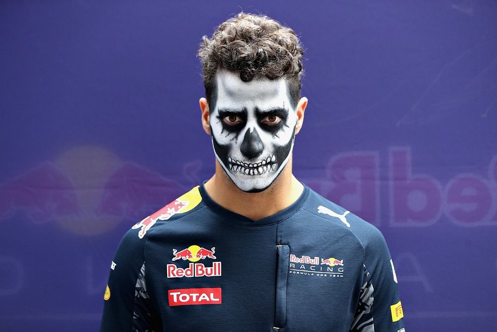 Toto Wolff, a vérfarkas – ilyen volt az F1-es Halloween