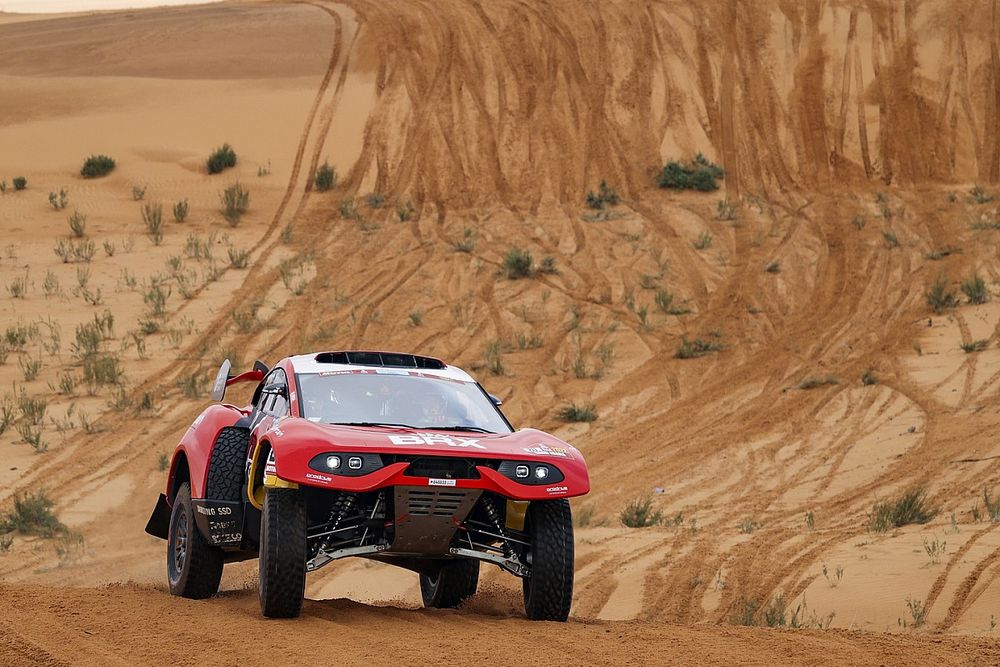Loeb mystifié par les motos : "On a suivi les traces comme des cons"