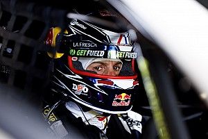 Whincup "naive" in van Gisbergen battle
