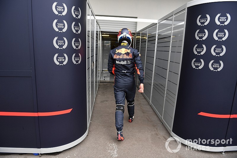 Ricciardo siente que está recibiendo muchos "ganchos" en 2018