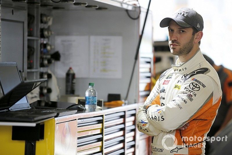 Suárez piensa que con Stewart-Haas puede ganar por primera vez
