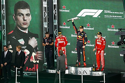 Noviteit in Grand Prix van Mexico: Auto mee naar het podium
