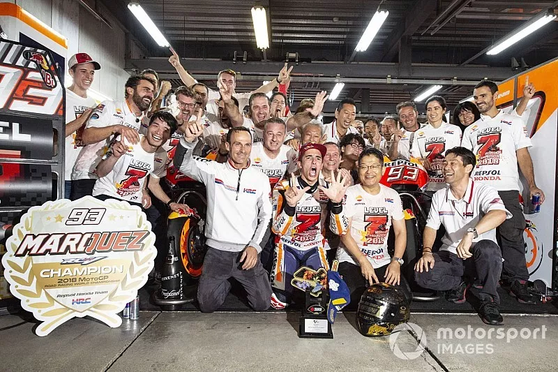 Marc Marquez, Repsol Honda Team celebra con su equipo