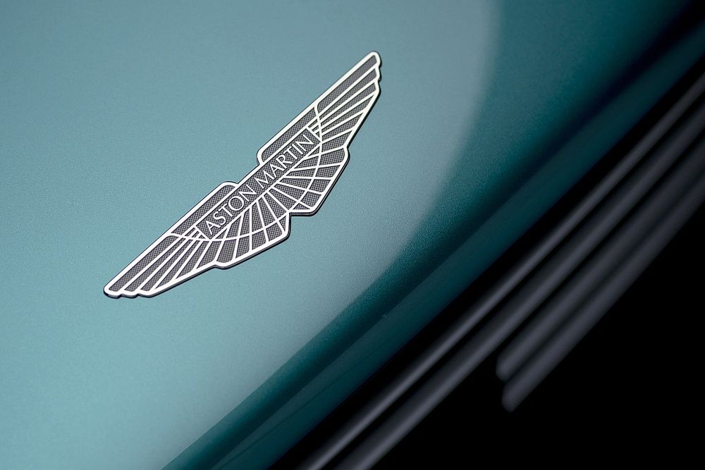 新ハイパーカー登場の予感 アストンマーチンがティザー映像を公開 ブランドを 定義