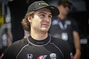 Indy: Herta prejudicado pelo próprio cabelo após falha na balaclava em Toronto