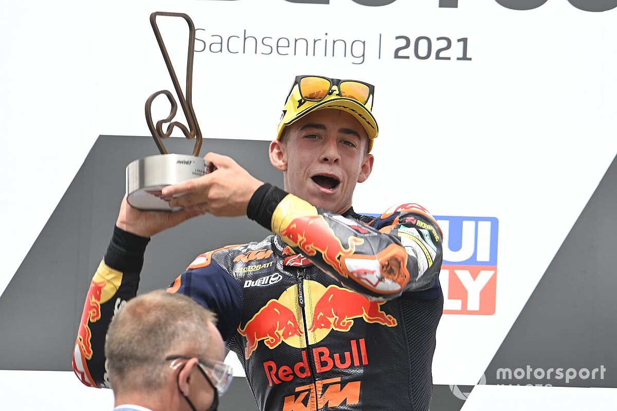 Acosta Menang Moto3 Jerman berkat Bantuan Miller