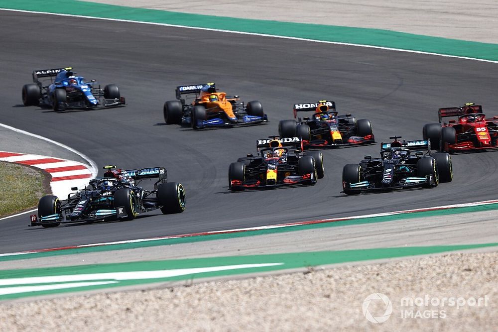 Valtteri Bottas, Mercedes W12, Lewis Hamilton, Mercedes W12, Max Verstappen, Red Bull Racing RB16B, Carlos Sainz Jr., Ferrari SF21, Sergio Perez, Red Bull Racing RB16B, Lando Norris, McLaren MCL35M, and Esteban Ocon, Alpine A521