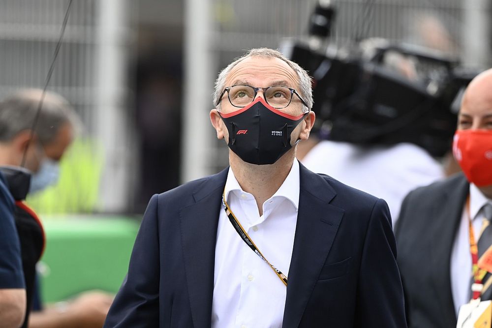 Véres plüss kutyát küldtek az F1 vezérigazgatójának állatjogi aktivisták