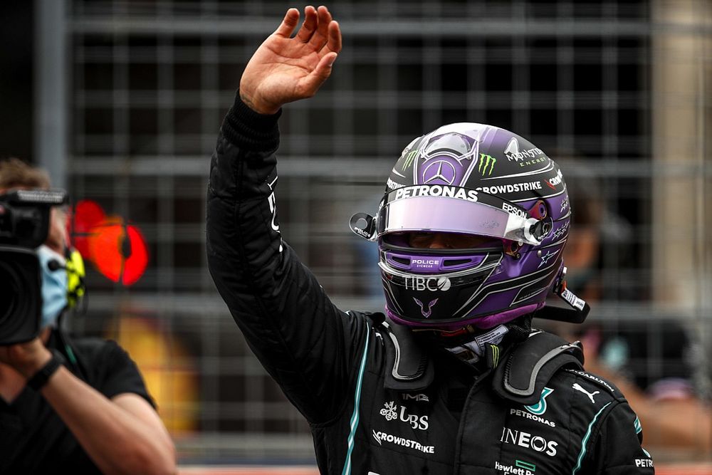 Hamilton Tak Mengira Gap dengan Red Bull Cukup Besar