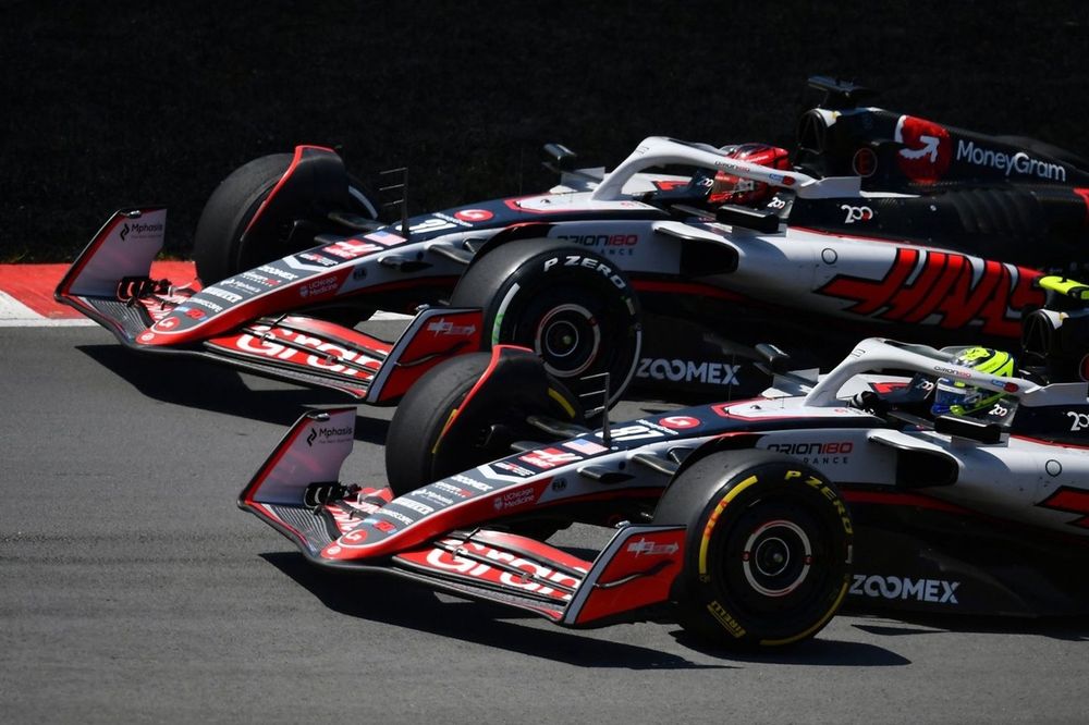 Esteban Ocon, Haas F1 Team, Oliver Bearman, Haas F1 Team