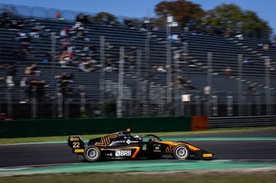 FRECA: Pedro Clerot conquista pódio na corrida de sábado na Itália