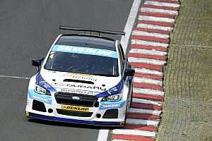 Brands Hatch BTCC: Turkington dominates opening race of finale