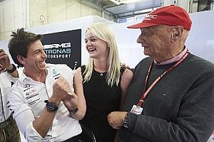 Wolff: "Nessun ordine di squadra fra Valtteri e Lewis: faranno una gara libera"