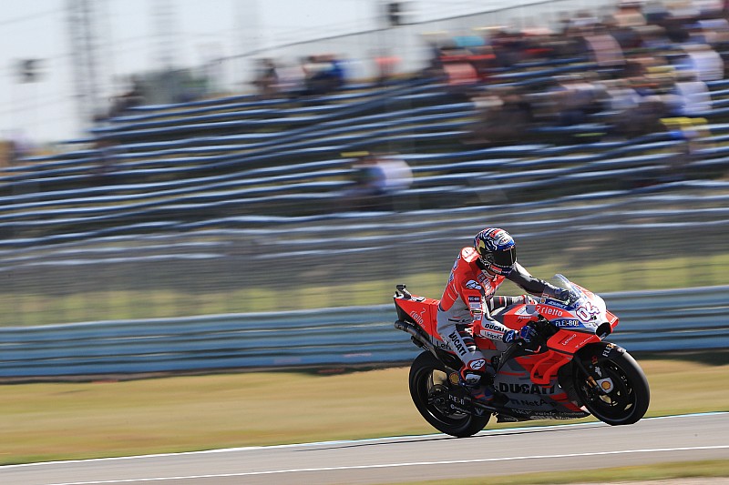 Dovizioso: "El nuevo chasis hace la moto más estable en recta"