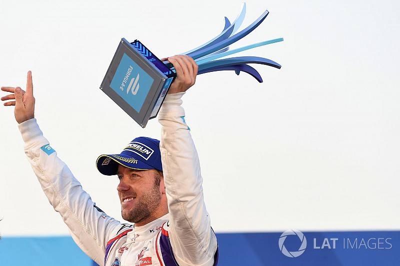 レース1優勝バード”ピットレーンでの危険な運転”で10グリッド降格