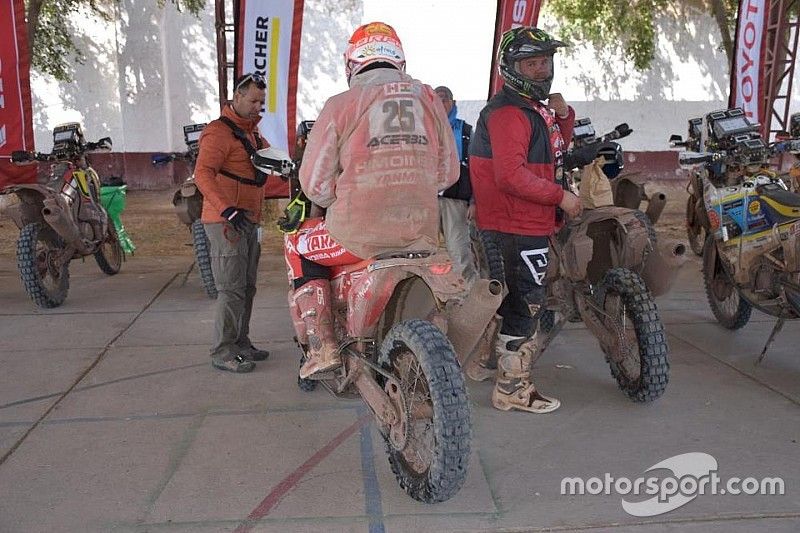 Dakar, Cervantes perde olio, Botturi il telefono: "Oggi è stata durissima"