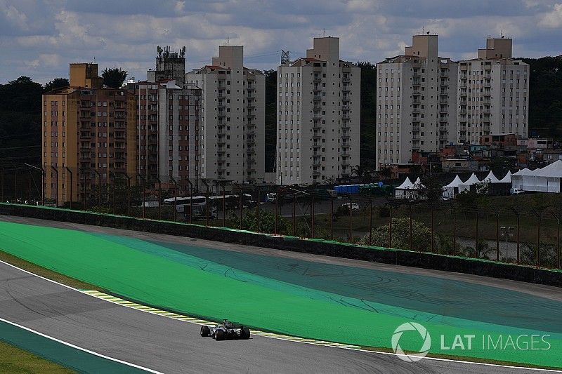 Llegan refuerzos policiacos al GP de Brasil tras asalto a Mercedes