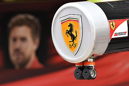 Alonso, Hamilton, Ricciardo és Sainz a Ferrari szerelésében