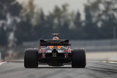 El frío y la lluvia protagonizan la primera tarde de test de 2018