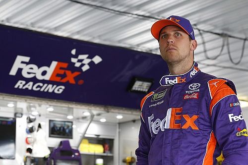 Suárez tercero y Hamlin lidera la primera práctica en MIchigan