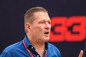 «Иногда Максу нужно больше соображать». Йос Ферстаппен об авариях сына