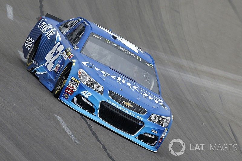 Kyle Larson takes Stage 2 win at Texas